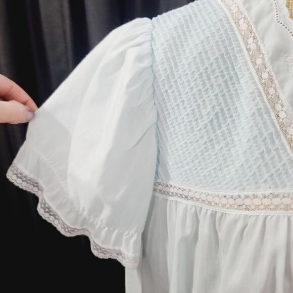 Vintage 70s Pastel Blue Dainty White Lace Fairycore Night Gown - Picture 4 of 12